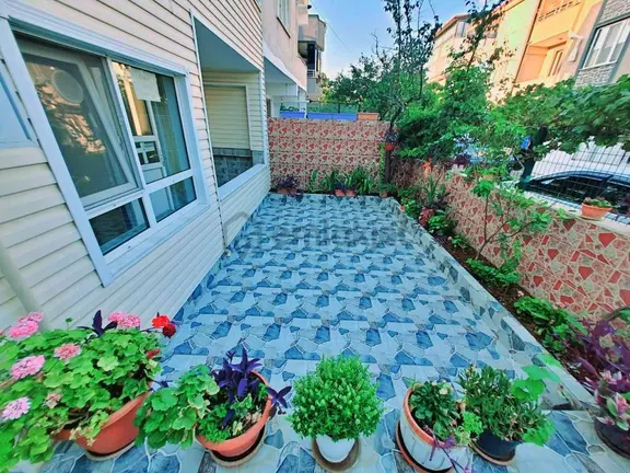 Uytundan Kadıköyde Körfez Hastanesi Yakını Bahçeli Kiralık 2+1 1