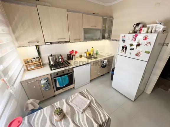 Aktif'ten Akçay'da Satılık Ön Cephe Arakat Eşyalı Masrafsız Ferah 2+1 Daire 2
