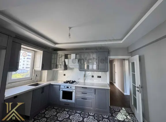 Ayazlı Mahallesı'nde Satılık 3 + 1 Lüks Daıre 2