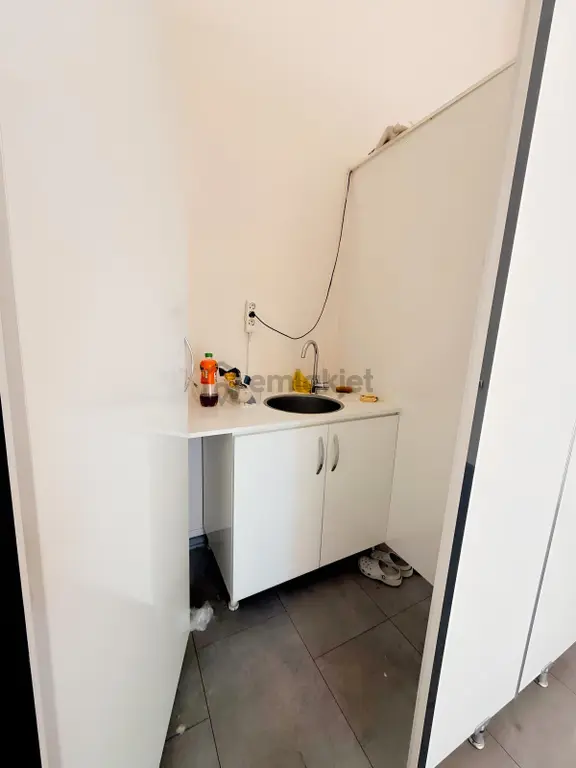 Bozantı Caddesinde Cadde Üzeri 25+25=50m² İki Adet İşyeri 2
