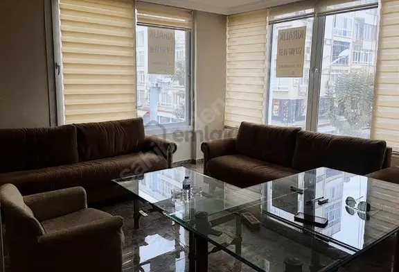 İstiklal Cad. Üzeri Tabela Degeri Yüksek Kiralık 1+1 Ofis 1