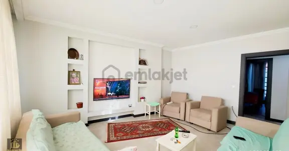 Elvan Özçelik'den Hacıabdi'de Satılık 2+1 Giriş Katı Daire 1