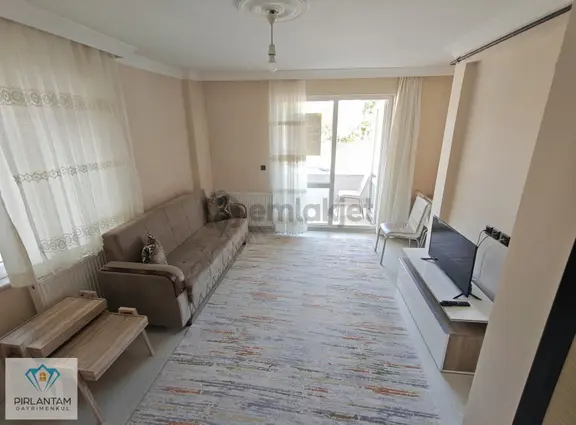 Nef Yakınında Geniş 1+1 Eşyalı Kiralık Daire 1