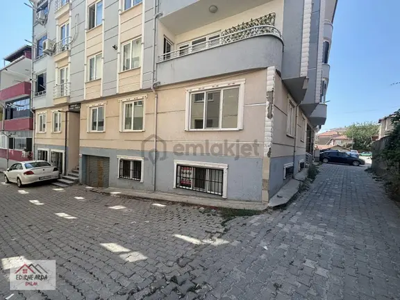Arda Emlak Ofisinden Kıyık Tophane Bayırı Yakını Eşyalı Daire 1