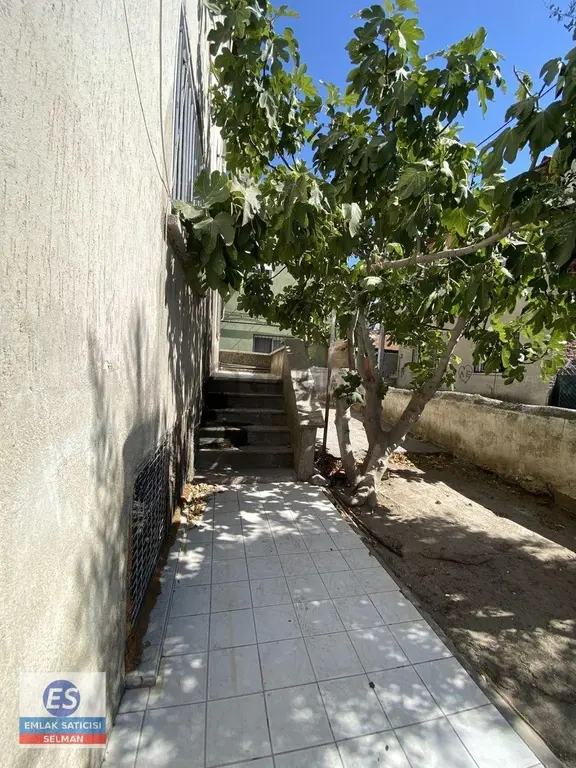 Çiğli’de Kiralık Merkezi Konumda 3+1 Bahçeli Daire 2