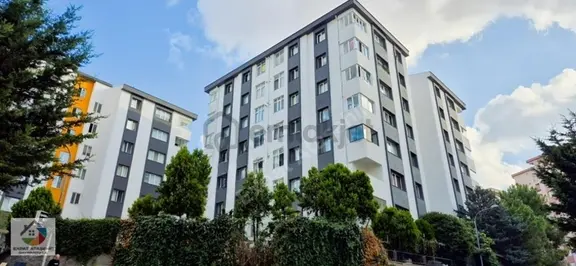 Ataşehir Fb.ünv. Mevkii Temiz Ve Ferah Balkonlu Boş 3+1 145m2 1