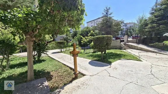 Elvankent Ayyıldız 'da Sitesinde Ara 2 Ci Katta 3+1 2