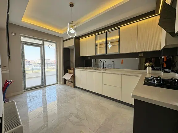 Yenikent Emlak'dan Çarşı İçinde Yakın Süper Lüks Daire 1