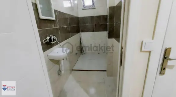 Sancaktepe V. Karani Mahallesinde Kiralık 2+2 Ters Dubleks Daire 2