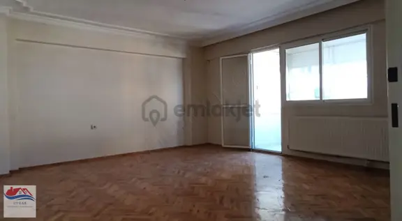 Karşıyaka Yalı Mahallesi Cihat Kora Yakını Kiralık 2+1 Daire 1