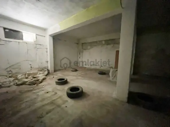 Taha Emlak Tan Yeniyol Cuma Pazarında Kiralık 250 Mt Bodrum 2