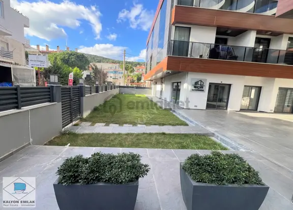 Çeşme Marina'ya 50mt Yakın 1+1 Eşyalı Köşe Yıllık Kiralık Daire 1