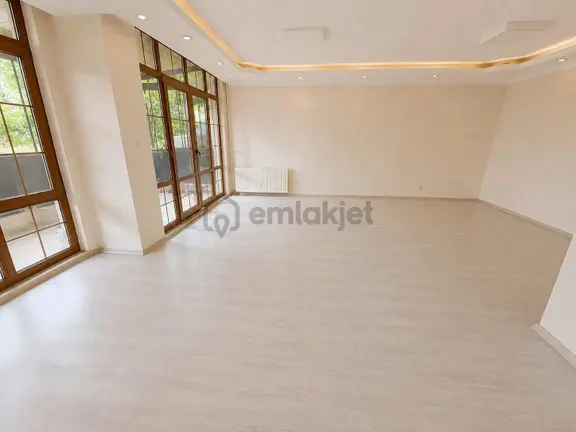 Finansman'dan..bahçeşehir 2. Kısım'da..geniş Bahçeli Villa 2