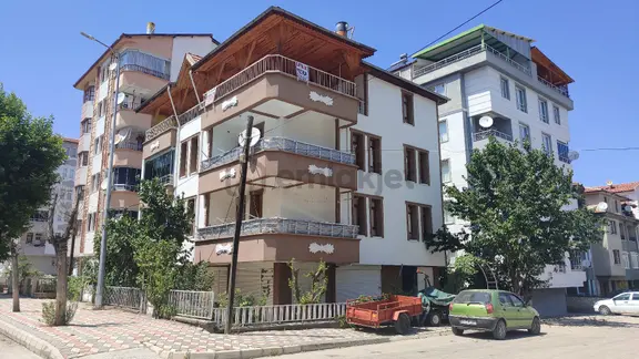 Turhal Pekgöz Emlak'tan 4 Katlı Bina Komple Satılık 2
