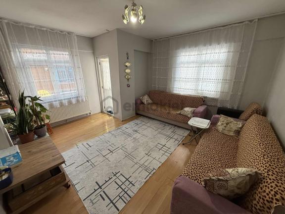 Cadde Üzerinde Satılık Gazi Mah. Çift Balkonlu 2+1 Daire 1