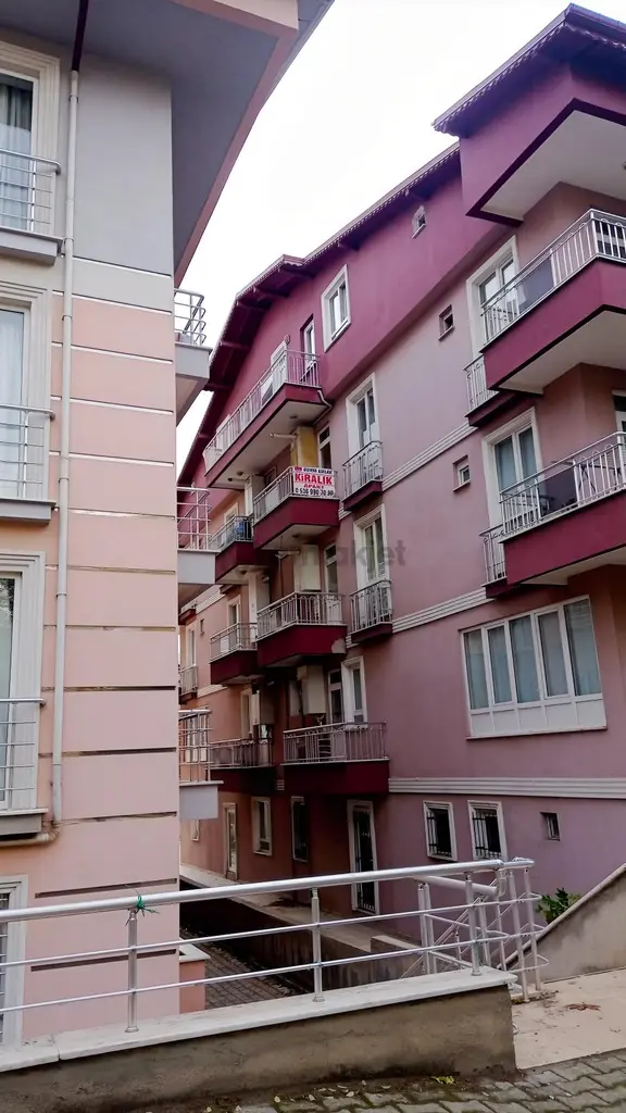 Kiralık Eşyalı 1+1 Çatı Katı Apart 1