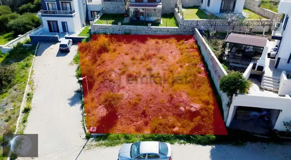 Seferihisar Zümrüt Evleri Sitesinde Satılık Köşe Villa Arsası 2