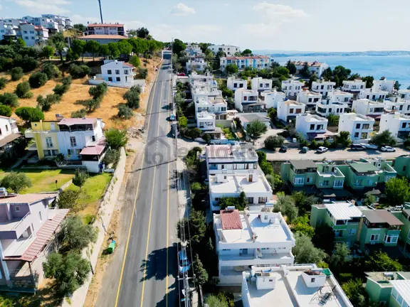 Burhaniye Pelitköy De Denize Yakın Satılık 3+1 Villa