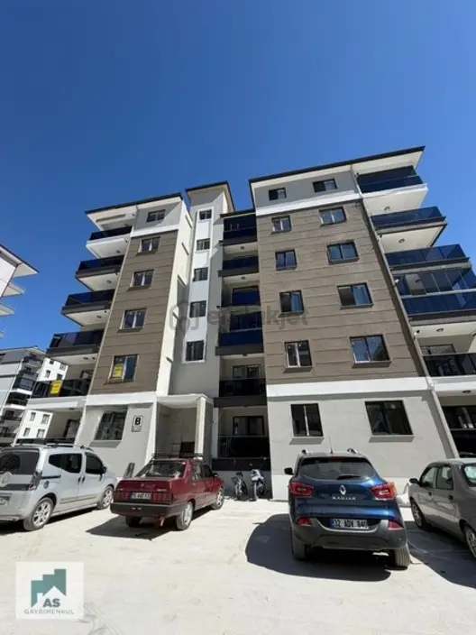 Muzaffer Türkeşde 2+1 Site İçi Oturuma Hazır Satılık Daire 1