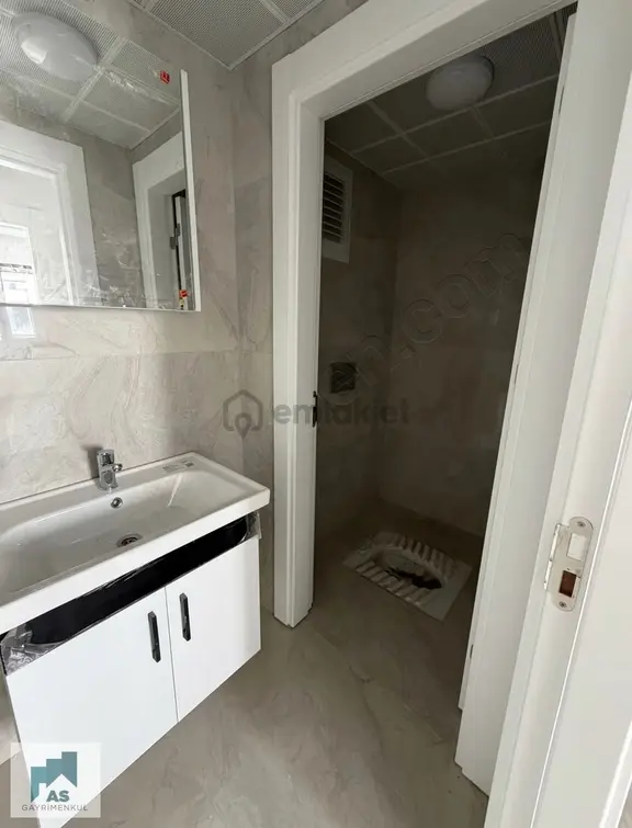 Muzaffer Türkeşde 2+1 Site İçi Oturuma Hazır Satılık Daire 1