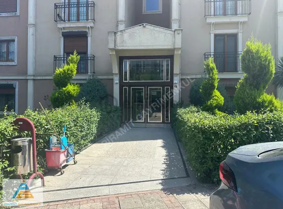 Başakşehir 5. Etap Yeniköy Sitesi'nde 4+1 Satılık Daire 1