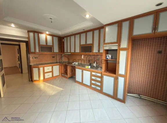 Dur-al Gayrimenkul'den Forum Çamlığın Altında Kiralık 3+1 Daire 2