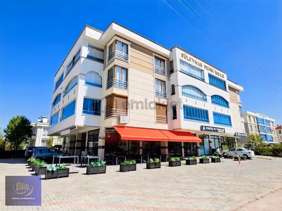 Şafak Caddesi Cepheli Çok Geniş Lüks Bakımlı 3+1 Daire 1