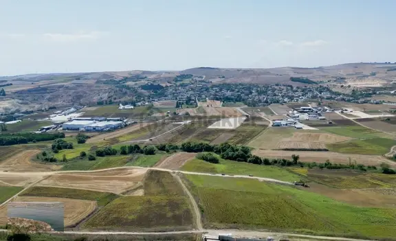 Muratbey'de Satılık İnşaat Ruhsatı Hazır 6025 M2 Sanayi Arsası! 1