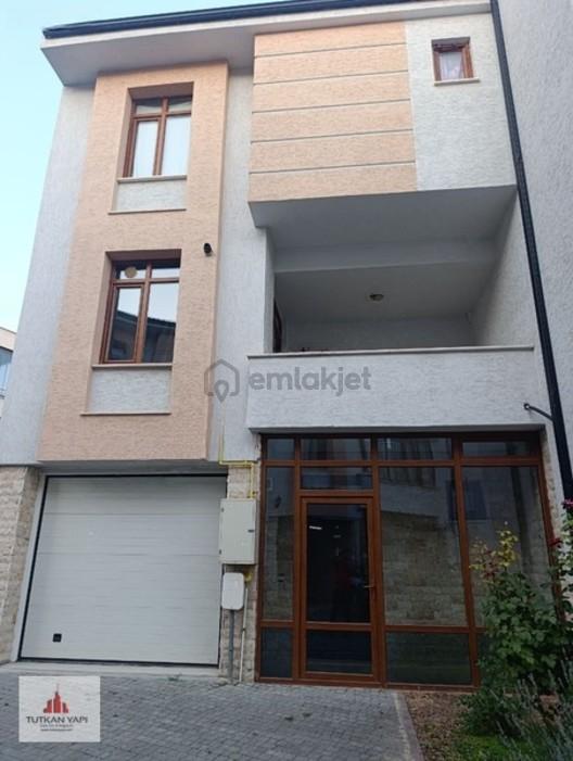 Yenikent Mh Sıla Evleri Eşyalı 5+1 Tripleks Site İçi Özel Garaj 1