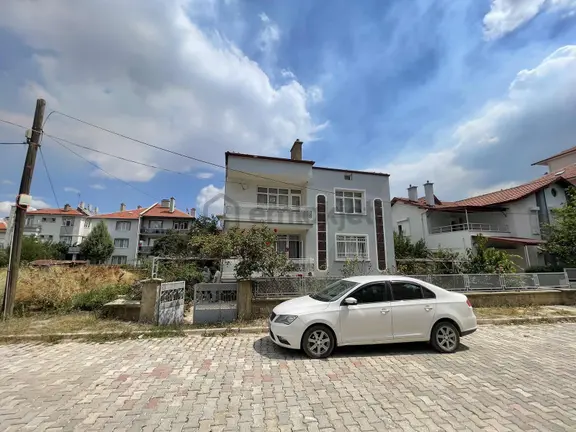 Birimden Satılık İki Katlı Bodrumlu 413m2 Arsa Payı Hıdırlıkta 1