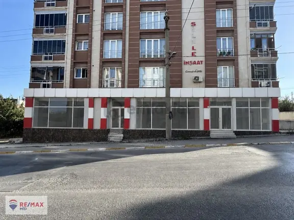 Remax Mid'den Kiralık Çevre Yolunda Köşe Parsel 396 M² Dükkan 2