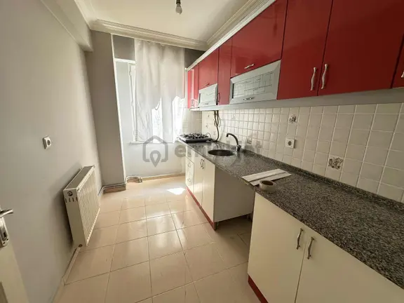 Reşadıye Mah Ara Kat Asansörlü Kiralık 2+1 Daire 1