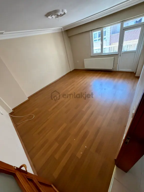 Sultançiftliği Mahallesi 2+1kiralık Kullanışlı Ferah Daire 1