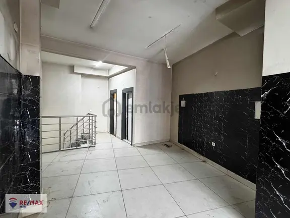 Balıkesır Karesıde Merkezı Konumda 75 M² Kıralık Dükkan 1