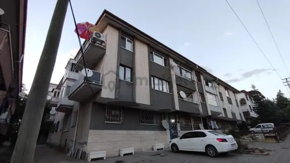 Çiçekli Mahallesi'nde Kiralık 3+1 Daire 1