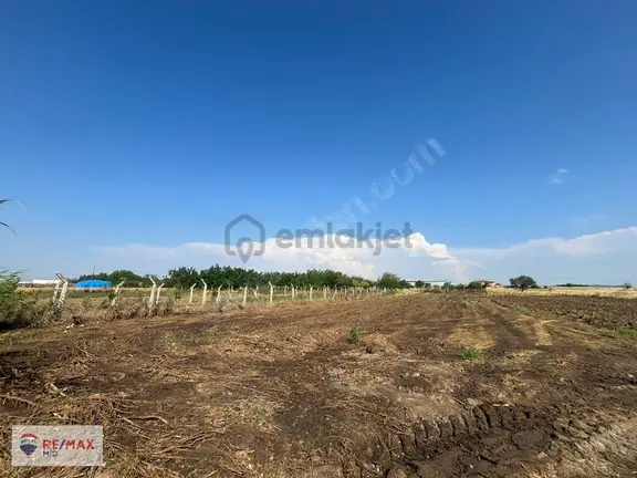 Remax Mıd 'den At Köyde Satılık Tarla 1