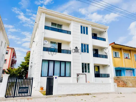 Remax Dem'den Cumhuriyet Mah. Kiralık 1+1 Eşyalı Daire 1