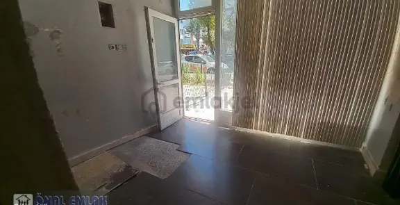 Önaldan Ankara Cankaya Sokullu Da 10mt Kiralık Dükkan 1