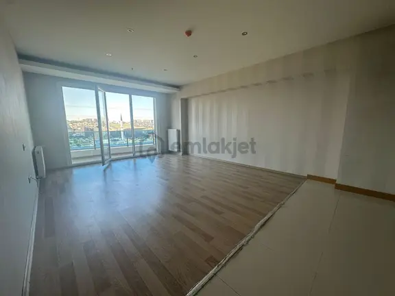 İstanbul House'dan Corner Life Güneşli Sitesinde Geniş 1+1 2