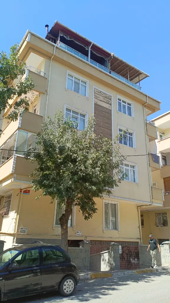 Güzelyalı Mahallesi Merkezi Konum Kiralık Geniş4+1 Dublex 1