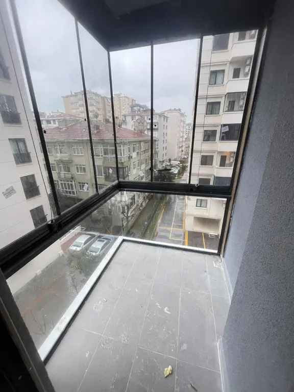 Erenköy Kaptan Arifte Marmaraya Yakın Balkonlu 3+1 85 M2 Net 2