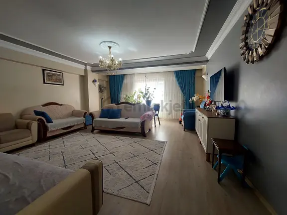Gaziosmanpaşa Küçükköy Yeni Mah De Acil Satılık Daire İkinci Kat Balkonlu 2+1 120 M2 1
