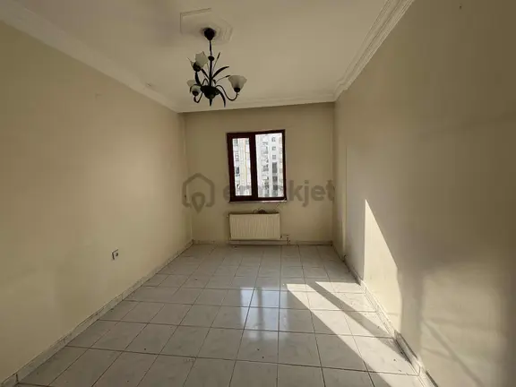 Gaziler Çeşme Durağı Cıvarı Acil Satılık 3+1 Arakat Daire 2