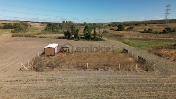 Değirmenköy'de Şehirden Uzak Doğaya Yakın 592 M² Satılık Tarla 2