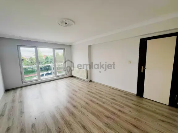 Eviva'dan Alsancak 2 De Katta Park Cepheli Önü Açık Kiralık 3+1 1