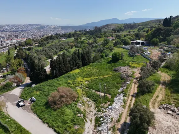 Buca'da İzmir Çevre Yoluna Komşu Manzaralı Tarla 2