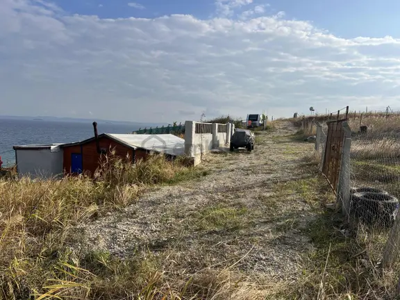 Satılık Sitelerin Önünde Denize Nazır Müstakil Arsa 190 M2 2