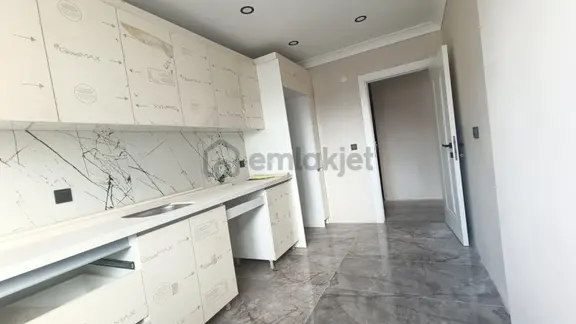 Gebze Güzeller De Asansörlü 2+1 Kiralık Ara Kat Daire 2