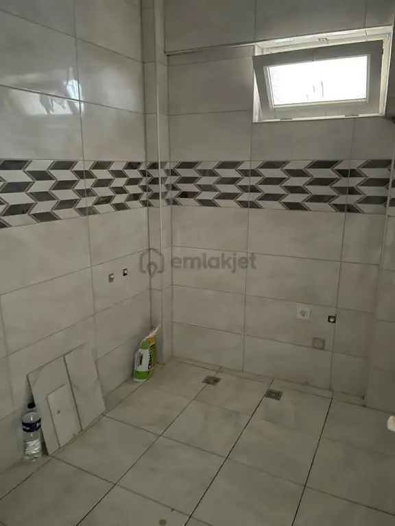 Paşaalanı Muhtarlık Karşısı Kiralık Arakat Daire 2