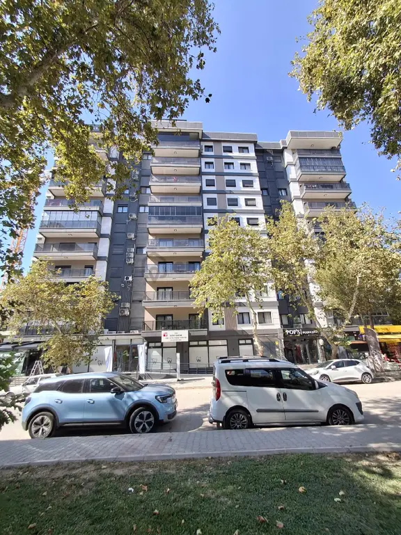 Bayraklı'da 3+1 Gökdelenler Bölgesinde Kiralık Daire 2